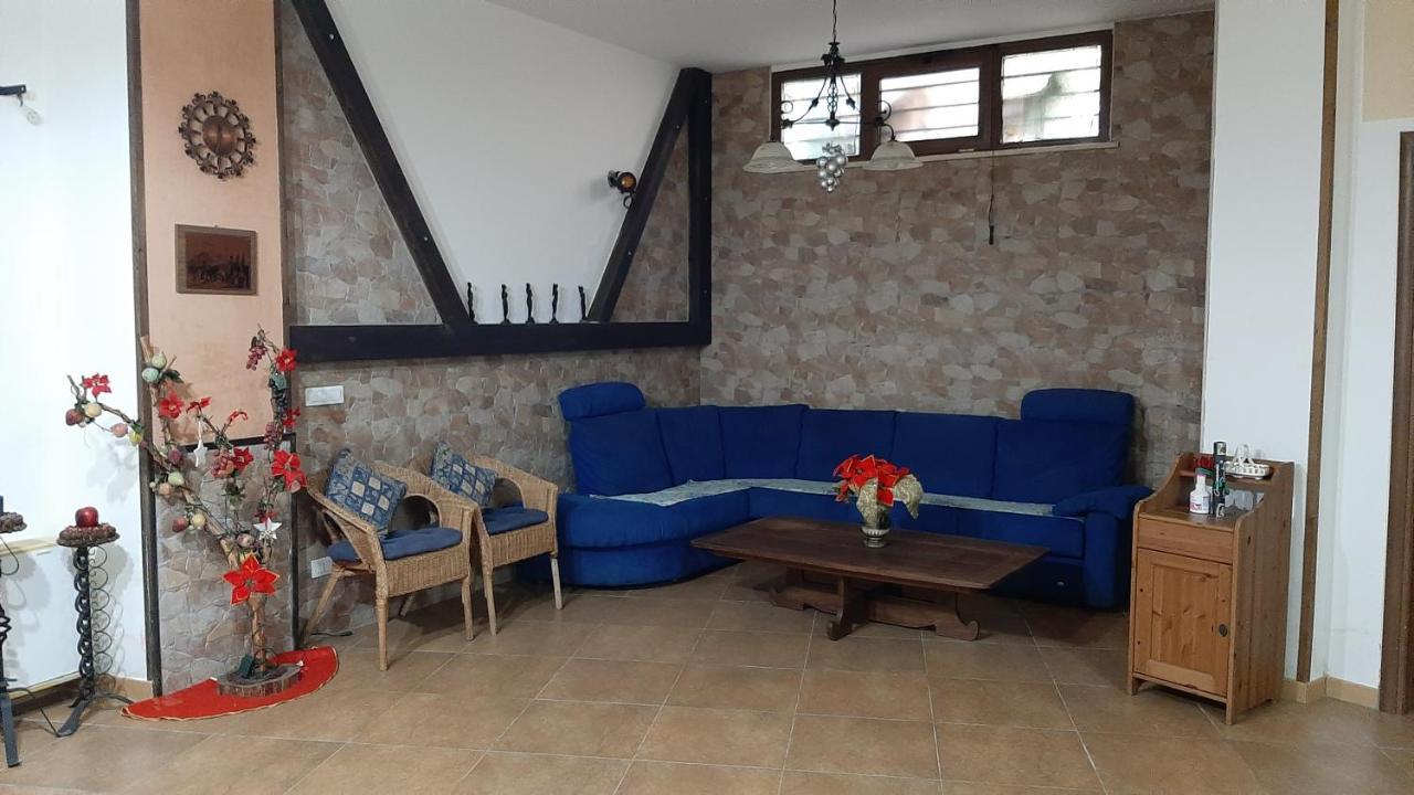 Casa Giulia Hotel Tiggiano Екстериор снимка